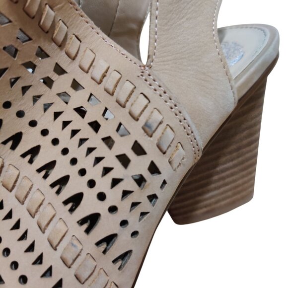 Vince Camuto 8.5 Laser Cut Peep Toe Leather Sandals Tan Block Heel Booties Zip - Picture 4 of 9